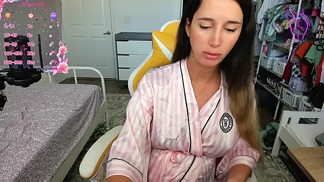 Snapshot of sweetbuttocks1 chatting on 09-11-25, 05:13 sweetbuttocks1 online show from 09-11-25, 05:13