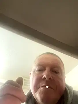 Snapshot of boilinghot123 chatting on 10-26-25, 05:57 boilinghot123 online show from 10-26-25, 05:57