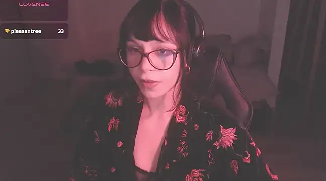 Snapshot of modjo_ chatting on 12-21-24, 06:41 modjo  online show from 12-21-24, 06:41