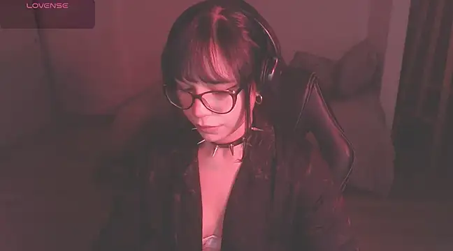 Snapshot of modjo_ chatting on 12-23-24, 04:55 modjo  online show from 12-23-24, 04:55