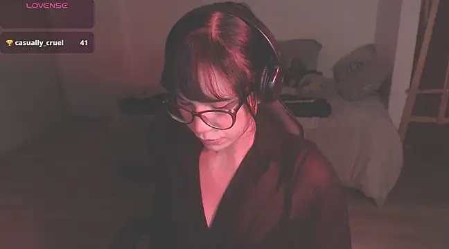 Snapshot of modjo_ chatting on 01-24-25, 04:37 modjo  online show from 01-24-25, 04:37