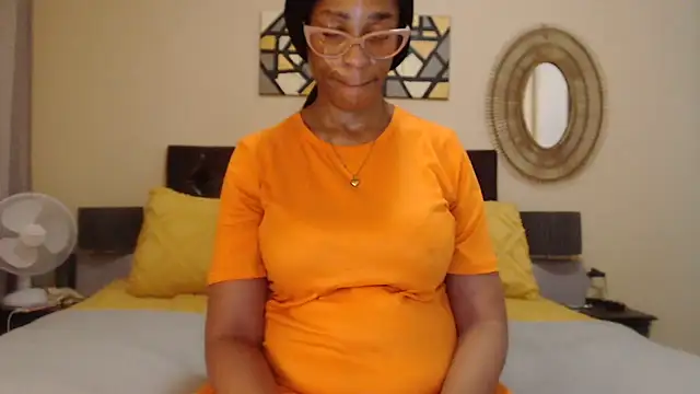 Snapshot of Creamyass22 chatting on 11-24-25, 04:29 Creamyass22 online show from 11-24-25, 04:29