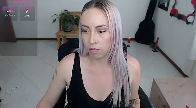 charlottezoe15 online show from 01-17-25, 06:02