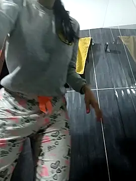 LunaZambrano online show from 01-16-26, 01:48