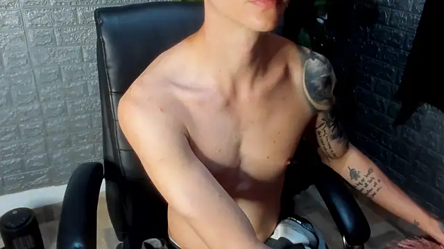 Snapshot of Dmtry6 chatting on 11-27-25, 12:24 Dmtry6 online show from 11-27-25, 12:24