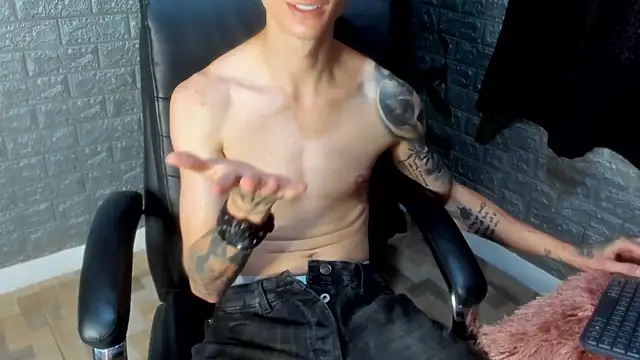 Snapshot of Dmtry6 chatting on 11-28-25, 05:48 Dmtry6 online show from 11-28-25, 05:48