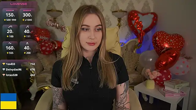 Snapshot of ArolinaNight chatting on 02-16-25, 12:52 ArolinaNight online show from 02-16-25, 12:52