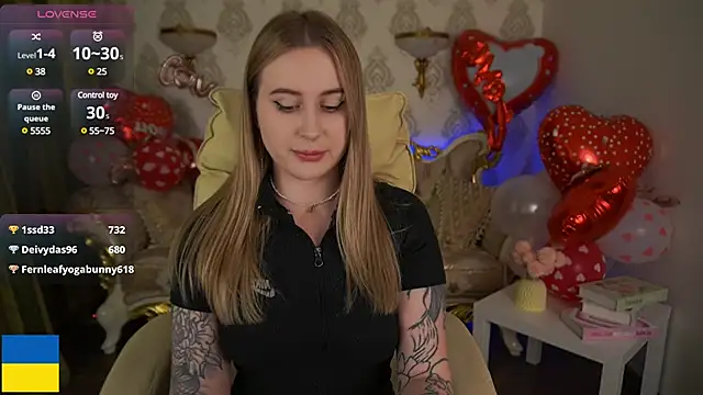 Snapshot of ArolinaNight chatting on 02-16-25, 03:58 ArolinaNight online show from 02-16-25, 03:58