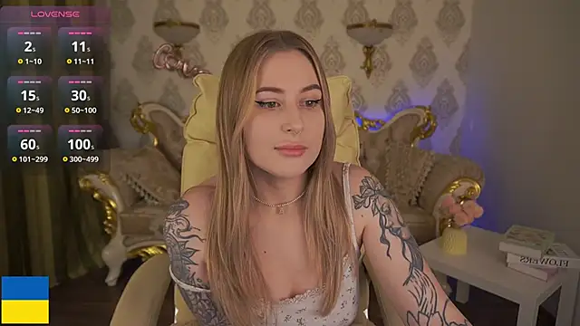 Snapshot of ArolinaNight chatting on 02-25-25, 09:46 ArolinaNight online show from 02-25-25, 09:46