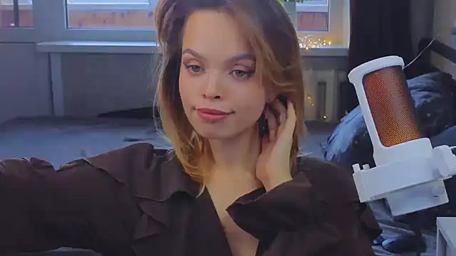 Snapshot of sinteas chatting on 10-21-25, 10:27 sinteas online show from 10-21-25, 10:27