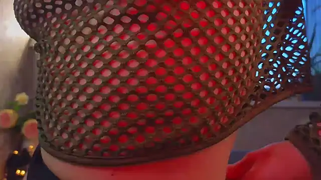 Snapshot of sinteas chatting on 10-27-25, 01:15 sinteas online show from 10-27-25, 01:15