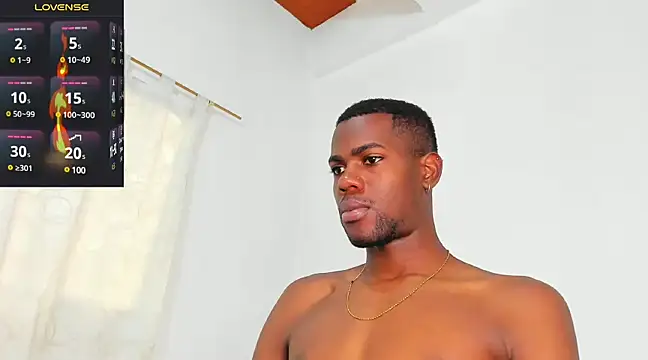 Snapshot of santi_brown chatting on 03-19-25, 10:31 santi brown online show from 03-19-25, 10:31