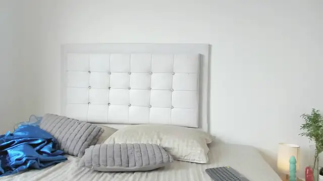 Sofia Blosom online show from 11-06-25, 06:42