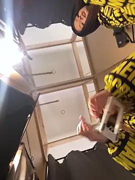 KrisMagnoly online show from 12-15-25, 04:44