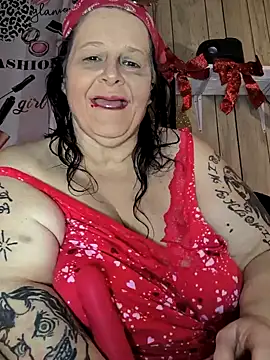 Snapshot of davisdesires@xh chatting on 02-11-25, 02:57 davisdesiresxh online show from 02-11-25, 02:57