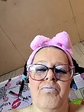 Snapshot of davisdesires@xh chatting on 02-19-25, 04:11 davisdesiresxh online show from 02-19-25, 04:11