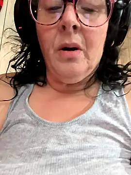 Snapshot of davisdesires@xh chatting on 09-16-25, 01:23 davisdesiresxh online show from 09-16-25, 01:23