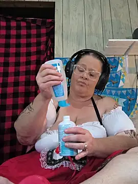 Snapshot of davisdesires@xh chatting on 09-26-25, 02:43 davisdesiresxh online show from 09-26-25, 02:43