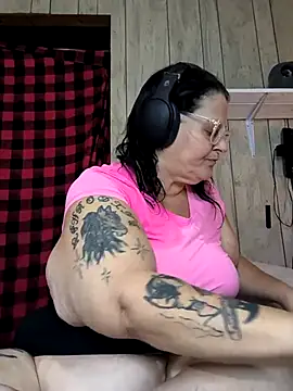 Snapshot of davisdesires@xh chatting on 10-09-25, 02:26 davisdesiresxh online show from 10-09-25, 02:26