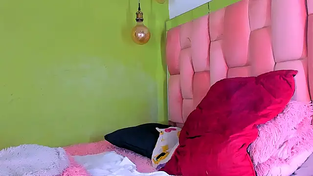 the queen aleja online show from 12-12-24, 12:16