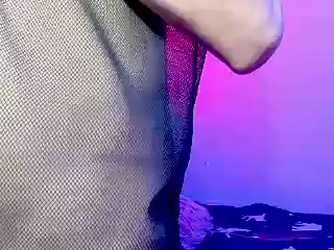 Snapshot of LAICK_01 chatting on 12-15-24, 09:42 LAICK 01 online show from 12-15-24, 09:42