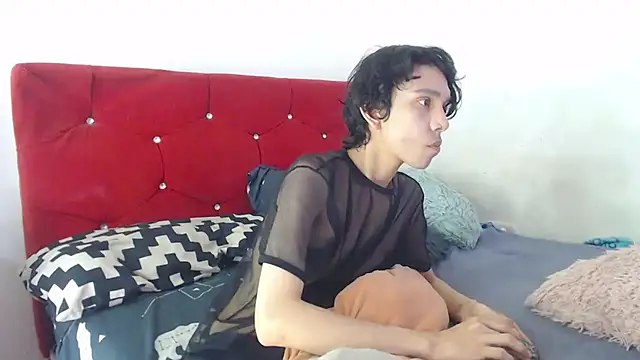 Snapshot of LAICK_01 chatting on 09-15-25, 07:58 LAICK 01 online show from 09-15-25, 07:58