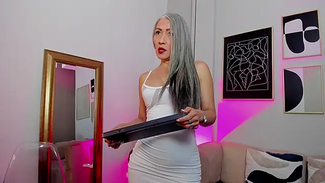  Nicoletteshea  online show from 04-08-26, 08:20