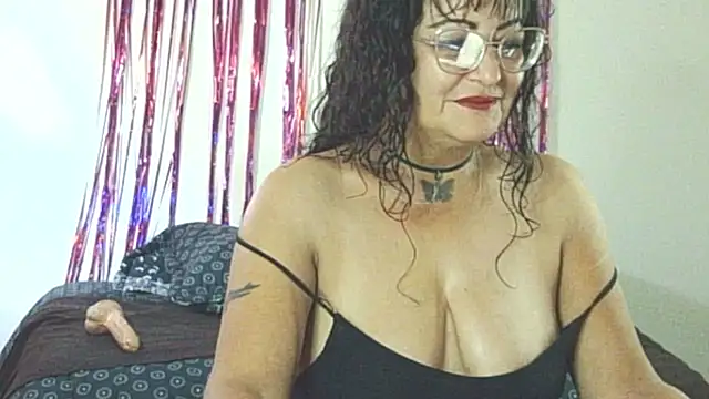 Snapshot of allesiabobs chatting on 10-11-25, 10:30 allesiabobs online show from 10-11-25, 10:30