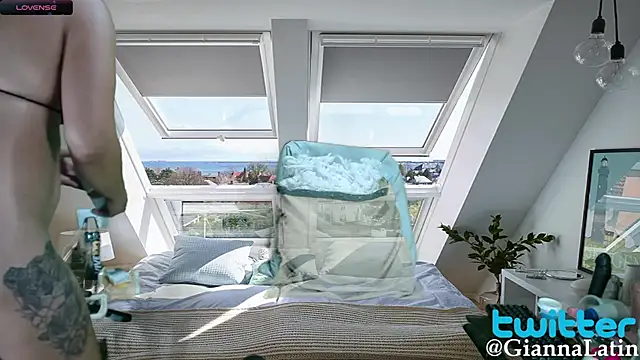 Gianna latin online show from 02-18-25, 08:03