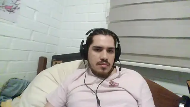 hung weeb online show from 01-18-25, 02:58