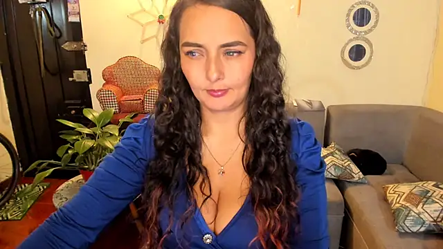 Snapshot of emma_luxy chatting on 02-22-25, 03:23 emma luxy online show from 02-22-25, 03:23