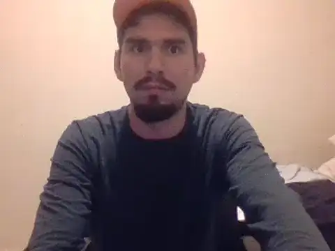 Snapshot of Tomthelong chatting on 01-02-25, 10:58 Tomthelong online show from 01-02-25, 10:58