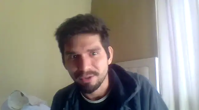 Snapshot of Tomthelong chatting on 02-06-25, 10:43 Tomthelong online show from 02-06-25, 10:43