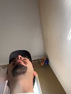 Snapshot of Tomthelong chatting on 02-07-25, 10:52 Tomthelong online show from 02-07-25, 10:52