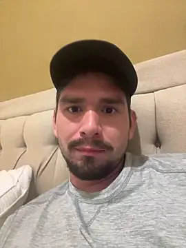 Snapshot of Tomthelong chatting on 03-11-25, 07:37 Tomthelong online show from 03-11-25, 07:37