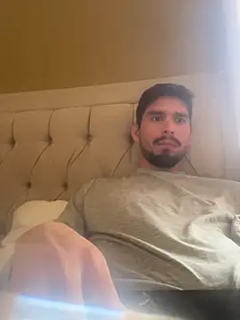 Snapshot of Tomthelong chatting on 03-11-25, 06:41 Tomthelong online show from 03-11-25, 06:41