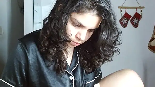 Snapshot of Nikkykora15 chatting on 12-19-25, 01:23 Nikkykora15 online show from 12-19-25, 01:23