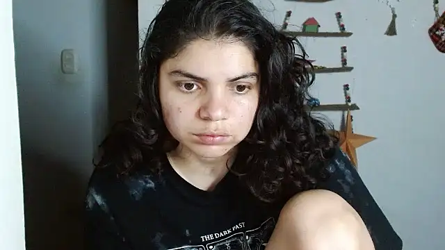 Snapshot of Nikkykora15 chatting on 12-20-25, 01:34 Nikkykora15 online show from 12-20-25, 01:34