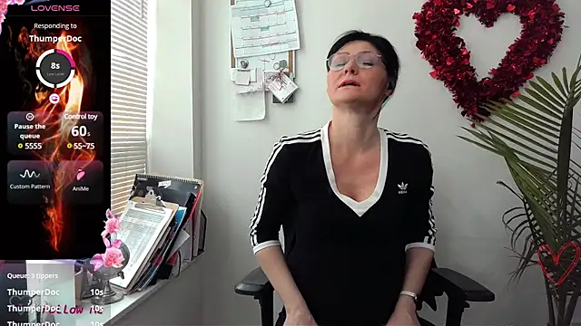 Snapshot of City_Kat chatting on 02-20-25, 03:30 City Kat online show from 02-20-25, 03:30