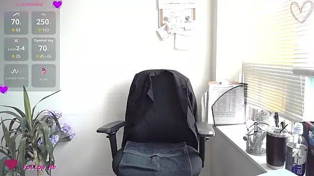 Snapshot of City_Kat chatting on 09-18-25, 03:25 City Kat online show from 09-18-25, 03:25