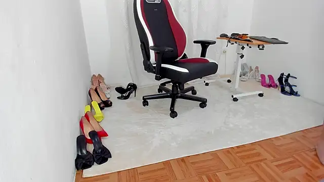 gingirel  online show from 03-07-25, 12:04