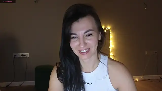 Mary love16 online show from 03-17-25, 06:40