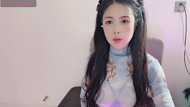 candy-yiyi online show from 10-24-25, 01:46