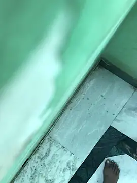 Snapshot of anjaanarun chatting on 03-20-25, 01:57 anjaanarun online show from 03-20-25, 01:57