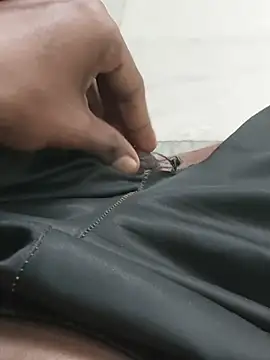 Snapshot of anjaanarun chatting on 09-12-25, 03:06 anjaanarun online show from 09-12-25, 03:06