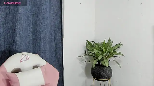 zoe69x online show from 03-06-25, 05:35