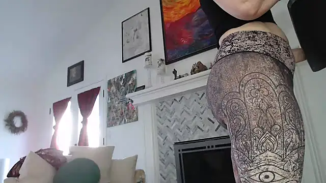 Snapshot of AuroraWillows chatting on 03-02-25, 03:27 AuroraWillows online show from 03-02-25, 03:27