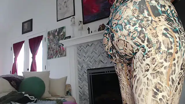 Snapshot of AuroraWillows chatting on 03-18-25, 02:37 AuroraWillows online show from 03-18-25, 02:37