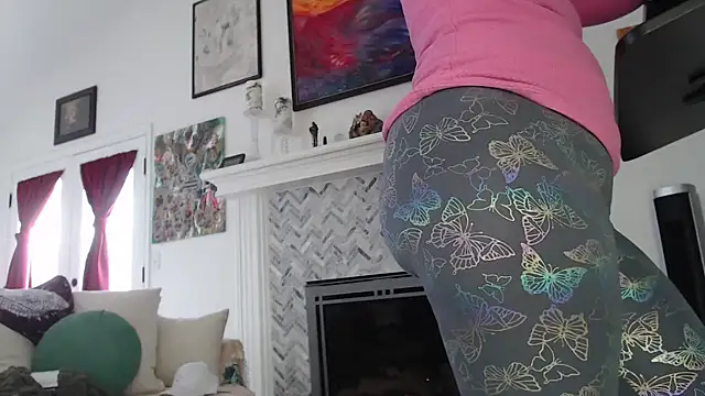 Snapshot of AuroraWillows chatting on 03-19-25, 09:05 AuroraWillows online show from 03-19-25, 09:05