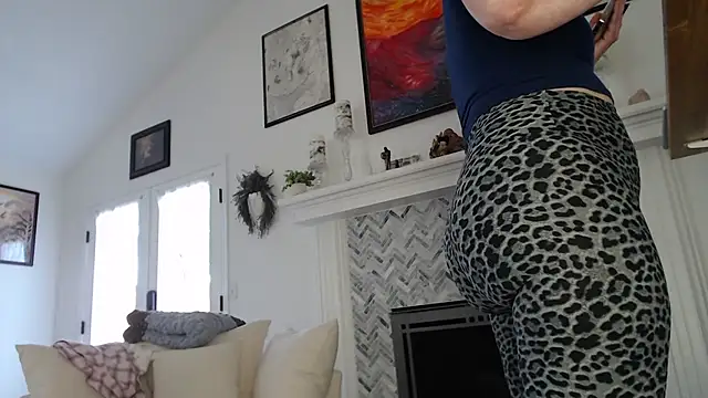 Snapshot of AuroraWillows chatting on 09-27-25, 08:58 AuroraWillows online show from 09-27-25, 08:58